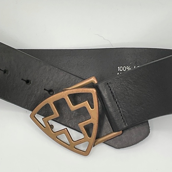 “POST CARD” Black 100% Leather Gold Open Cross Buckle Belt Made In Italy. - Picture 2 of 5
